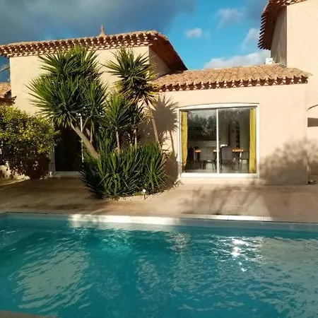 Bienvenue A L Hacienda Villa Magalas Exterior photo